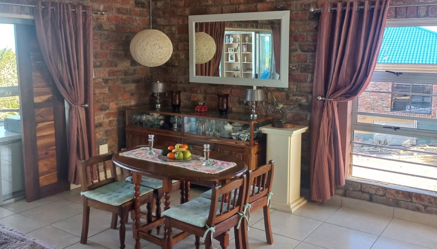 5 Bedroom Property for Sale in Dana Bay Western Cape